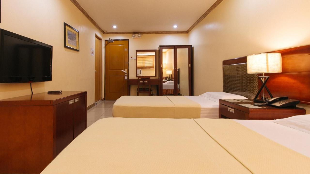 Peace Hotel By Reddoorz Манила Экстерьер фото